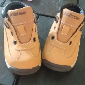 Toddler boys size 4 boots